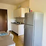 Airy With Balcony-beahost Apartment