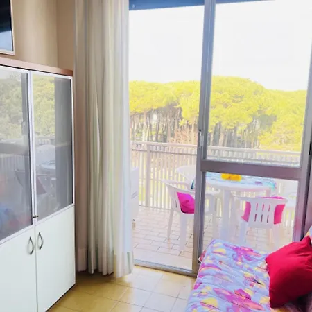 Airy With Balcony-beahost Апартаменти *